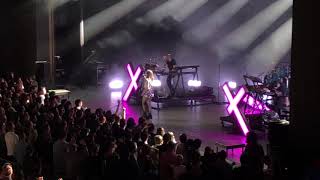 CHVRCHES "Graffiti" at Hollywood Bowl