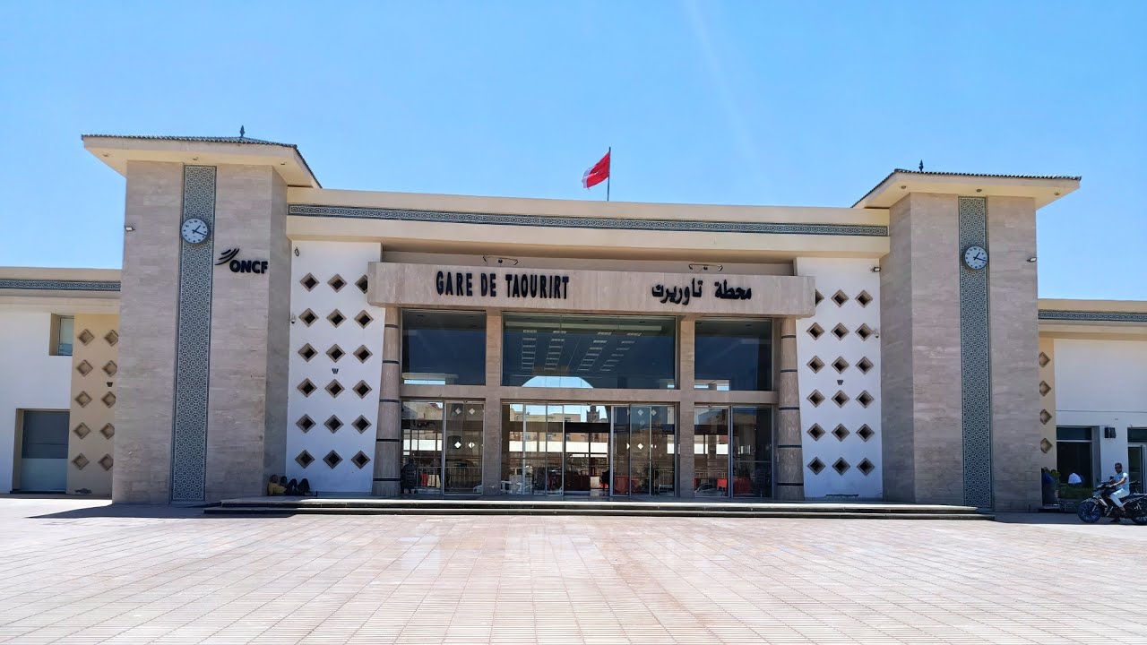 جولة خفيفة في مدينة تاوريرت بشرق المغرب وحقيقة 44 ولي