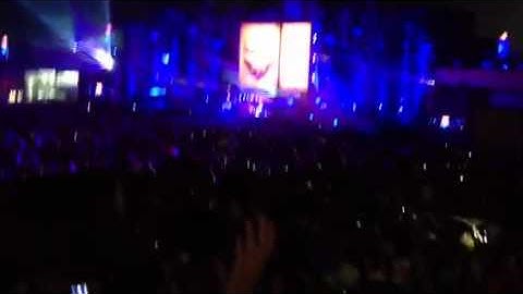 Tomorrowland 2012 - Avicii "Levels"