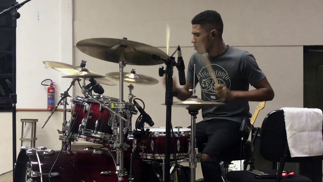 Matheus Falcao /drum cover Falling In Love With You - Kim Burrell