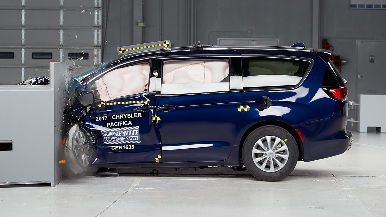 safest minivan 2017