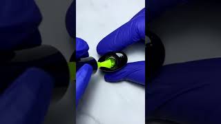 Video: UV Gellack - strahlend neon gelb - Art. 90179