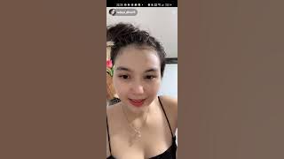 Raisya diva tangggtopan hitam