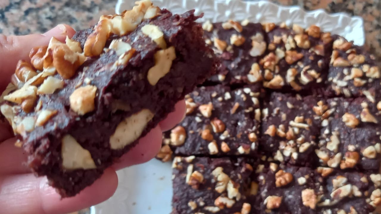 براونيز بصيغة مختلفة وصحية / بدون دقيق و لا شوفان/ لا سكر ولا منتجات ألبان ولا بيكاربونات