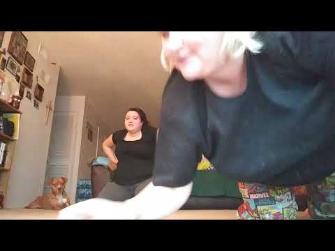 GIRL FARTS N MOMS FACE subscribe please