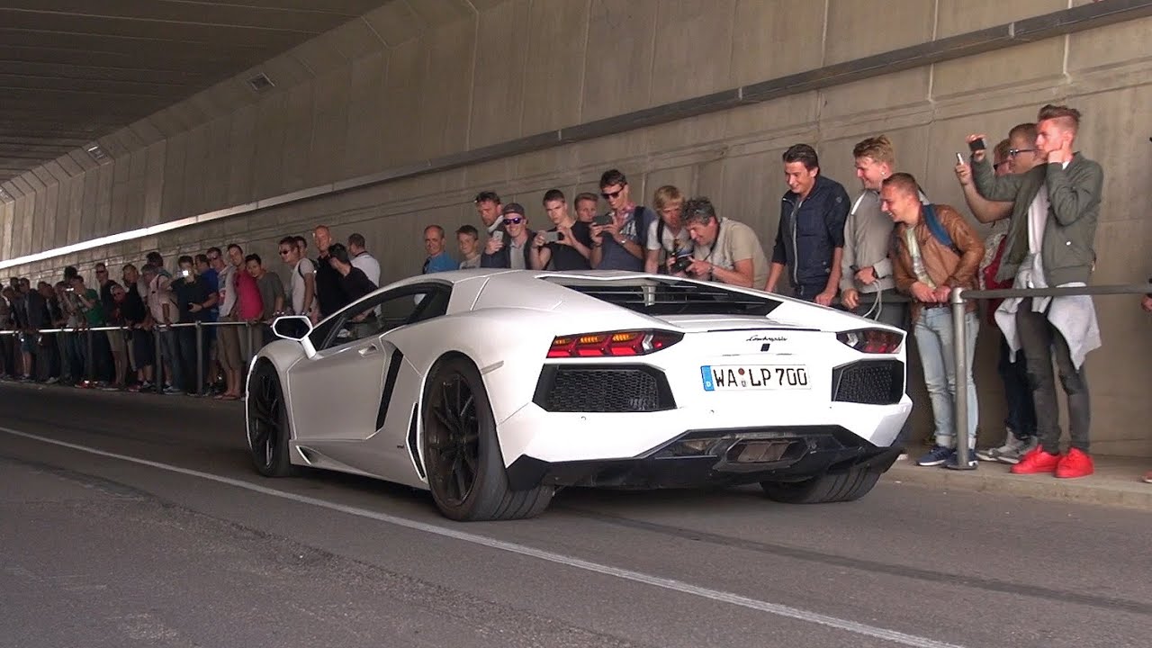 ⁣Supercars Revving in Tunnel - Aventador, RS6, GT-R & More!