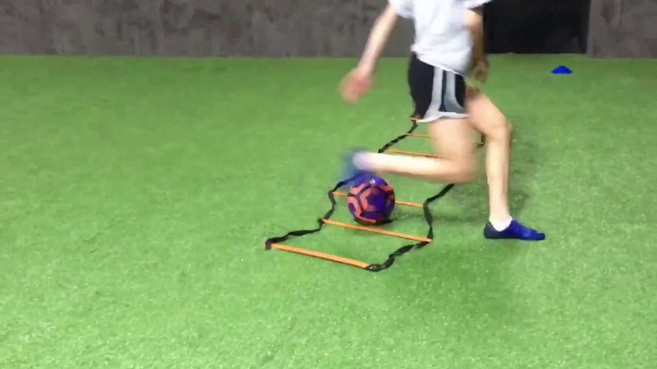 Insane soccer skills- training Drill on agility balance technique awareness. It's the Futbolab