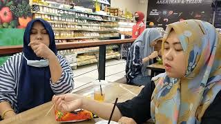 Jajan Di Food Court Lottemart