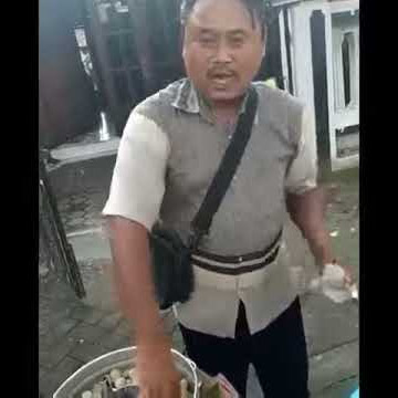 Wayae wayae!! Tukang cilok konyol