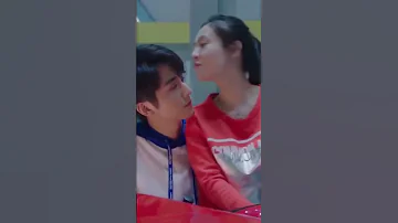 تواسـي حبيبها بقبلة على الجبيـن Yoyoarabic Shorts Zhangxincheng Janicewu Skateintolove 