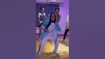 معاكو بابلو واحده انتظار 
