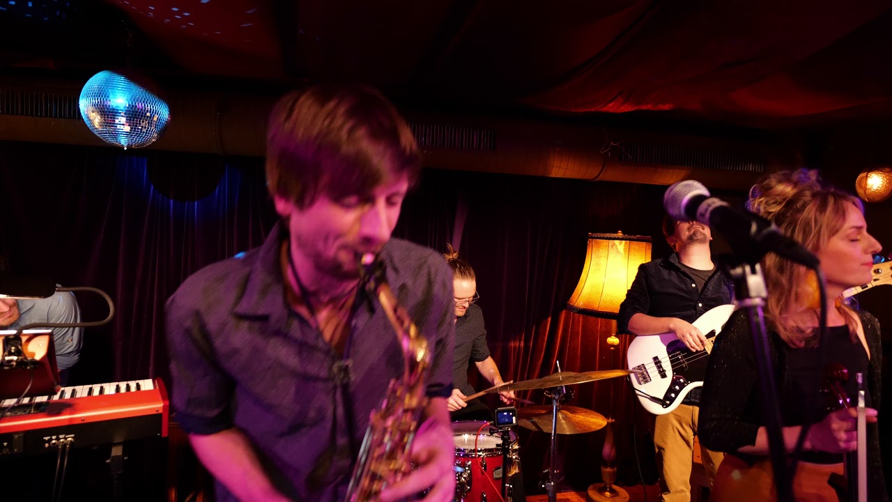 EVELYN KRYGER "Yalla" - World Fusion Dysko Live Gig at Rotbart Bar Berlin