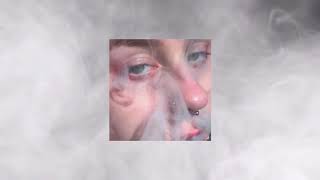 Обложка CHARLI XCX WHITE ROSES SLOWED DOWN CHILL VERSION Скачать CHARLI XCX WHITE ROSES SLOWED DOWN CHILL VERSION