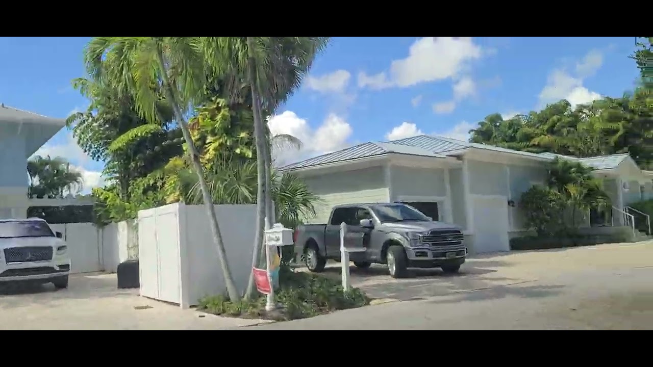Cove Point Jupiter Florida,  driving around community,  waterfront homes with private docks for sale