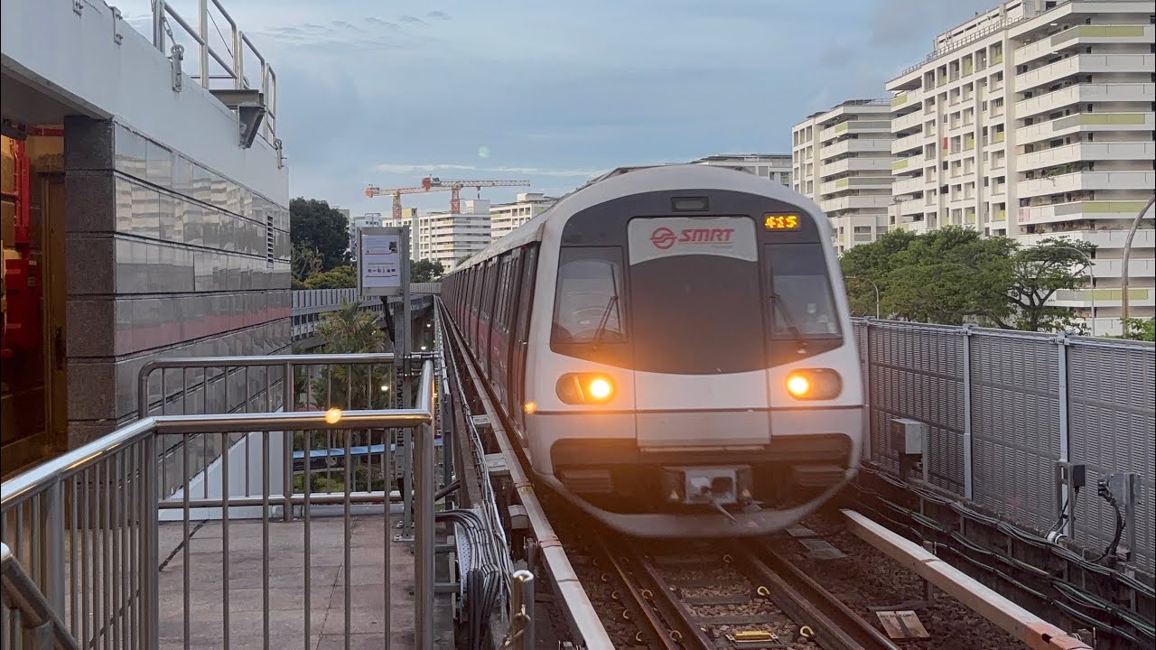 SMRT Trains NSL Kawasaki & CSR Sifang C151A [521/522] arriving Khatib ...