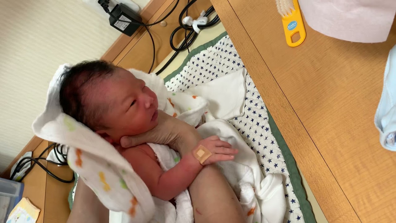 Bệnh viện ở nhật tắm cho trẻ sơ sinh như thế nào ¿