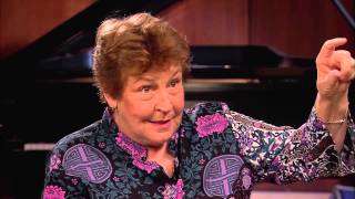 InnerVIEWS with Ernie Manouse: Helen Reddy