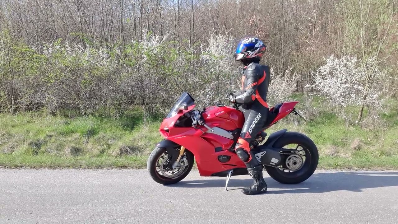 Ducati Panigale V4S, Dainese Biker
