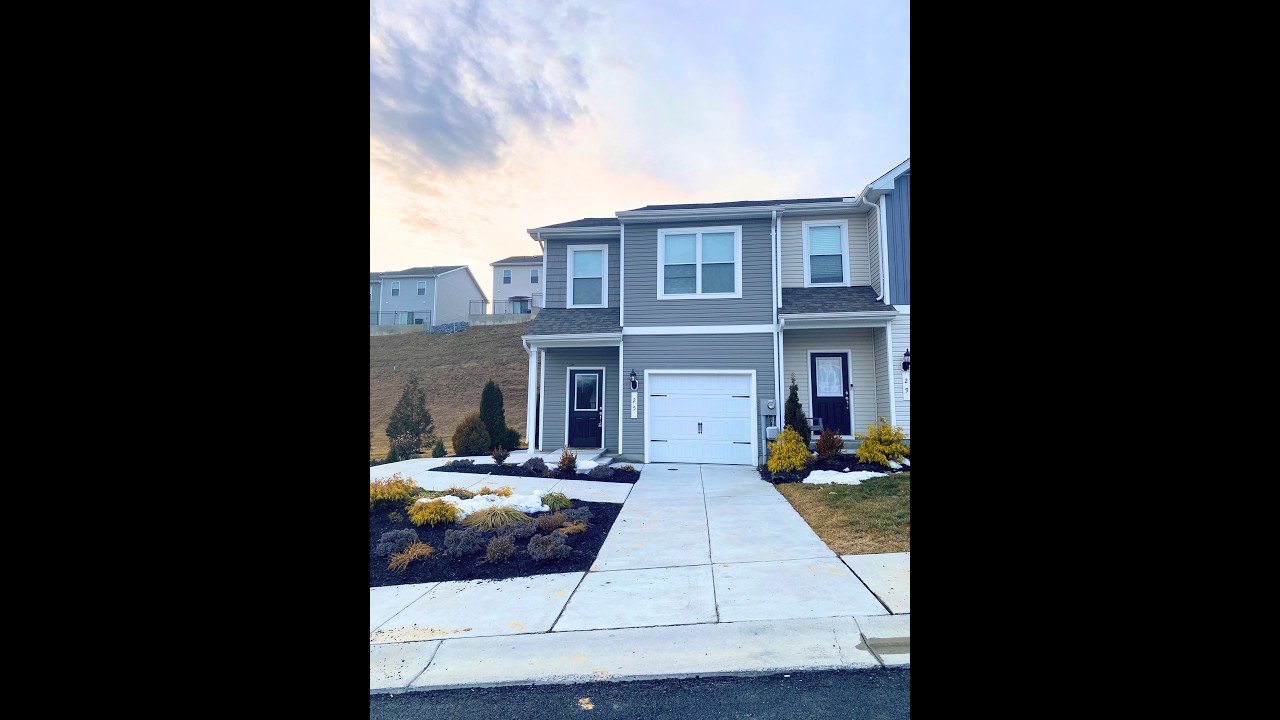 25 Cranston Ct, Falling Waters WV