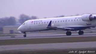 Delta Connection Gojet CRJ-701 N369CA Takeoff at KBUF