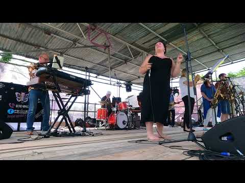 ‘What a man’ by Lynda Lyndell - The SoulSonics