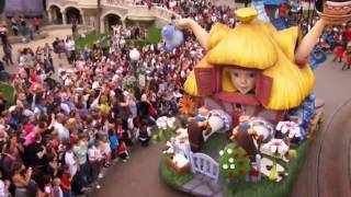 Disney Magical Moments Festival: Disney's Once Upon a Dream Parade show stops | Disneyland Paris