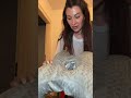 Poopi Blh nous fait un unboxing de son coussin pour oreilles qu'elle a acheté sur Amazon 😉 #poopi