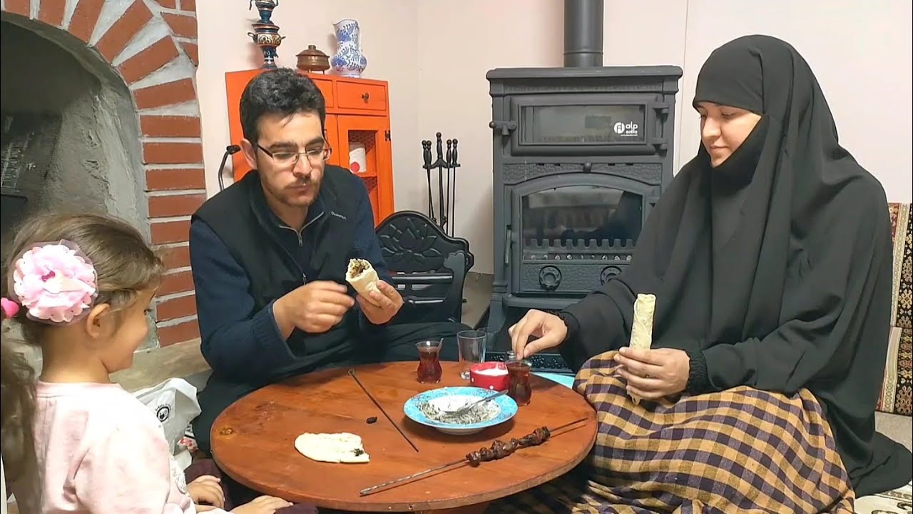 Şömine'de Kuzu ciğer şiş yaptık. Aile ortamı, sohbet, bahçe işleri, köy hayatı ve köy vlogu