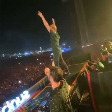 The Chainsmokers playing their Track 'Family' with Kygo live at Sunburn Festival Goa 2019