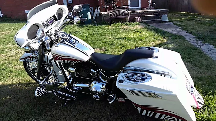 Softail Deluxe bagger chromed-out 21 in spoke wheel