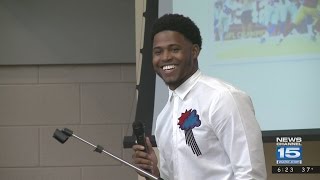 Dallas Cowboys running back Rod Smith speaks at Courageous Luncheon on 3/22/17