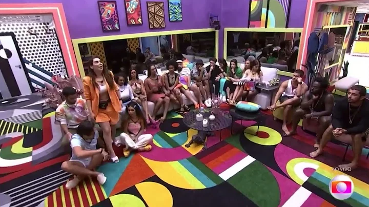 BBB22: EU NO TINHA REPARADO NA NAIARA PISANDO NO D...