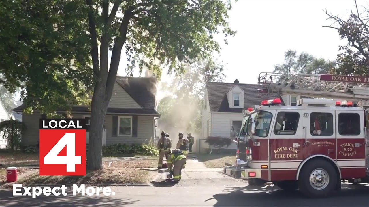 Crews battle house fire in Oakland County - YouTube