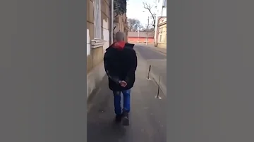 - Скажи паляниця! - Это клубника на русском? - Какая нах#й клубника!?