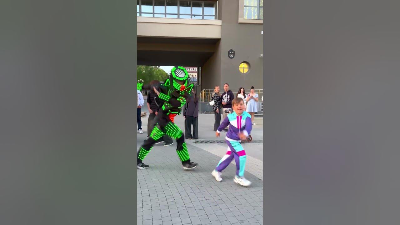 TEACHING SHUFFLE ⭐️ LITTLE BOY DANCING 😱🔥 ASTRONOMIA TUZELITY NEON MODE 😎💥💥