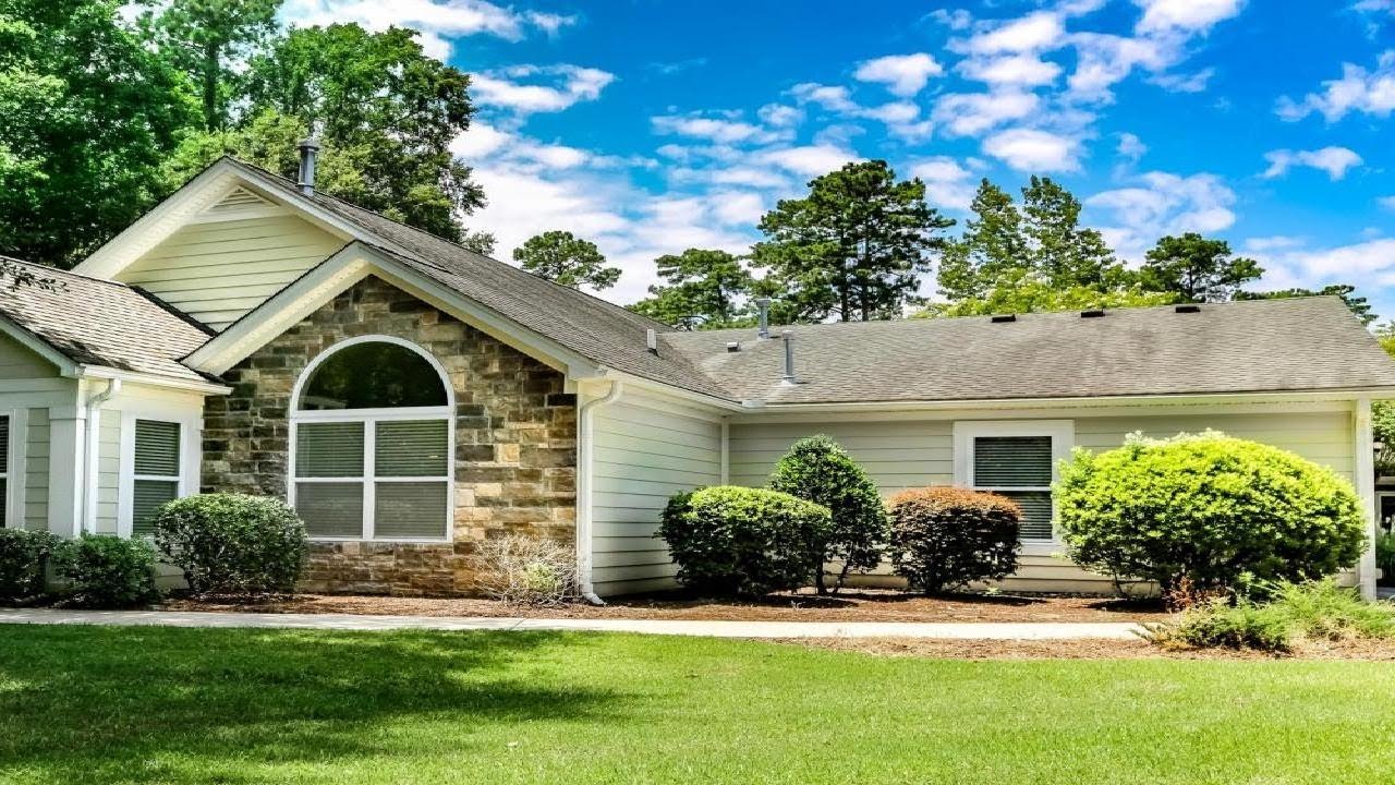 8800 Dorchester Rd, North Charleston, SC Presented by Susan LeHoullier