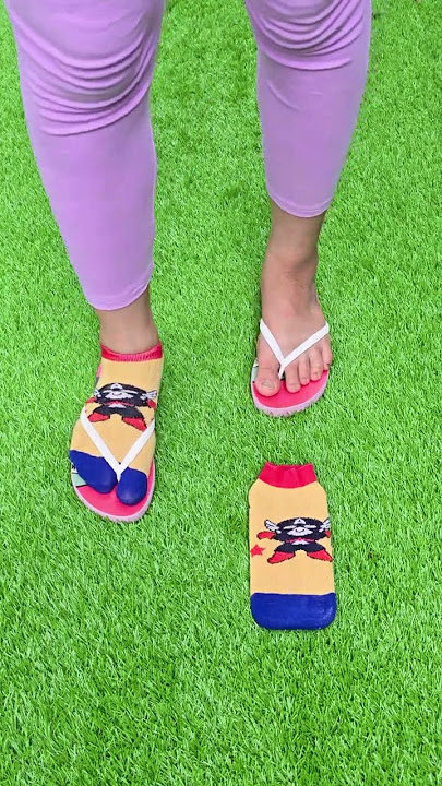 Which sandals and socks should she choose? π‘π¦Άπ‘ #love #viralvideoshorts #trendingshorts