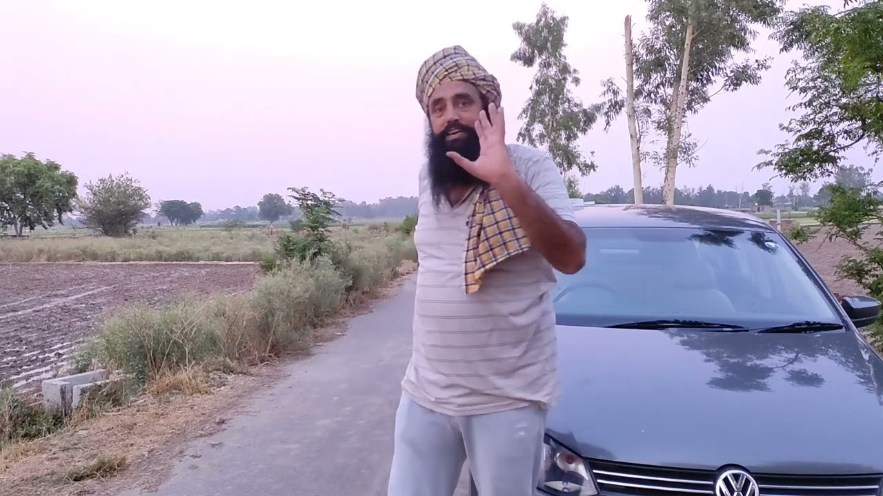 ਬਾਬੇ ਨੇ ਬਾਪੂ ਕੋਲੋ ਮੰਗੇ ਕਪੜੇ ਸਾਰੇ ਟੱਬਰ ਵਾਸਤੇ ਲਿਆਂਦਾ ਪੂਰਾ ਥਾਨ ਸਾਰੇ ਬਣਾਤੇ ਵਾਜਿਆਂ ਵਾਲੇ