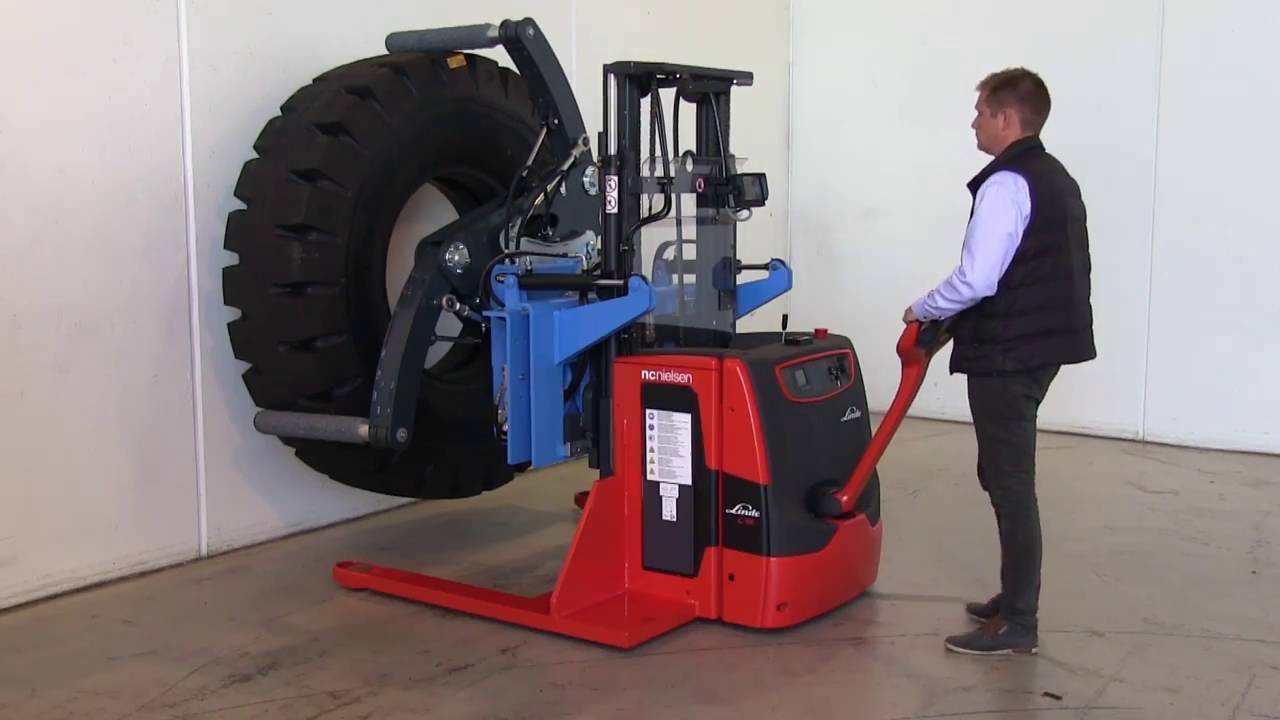 Just Easy Tools 2160 Easy Gripper Tire Manipulator for Giant Tire