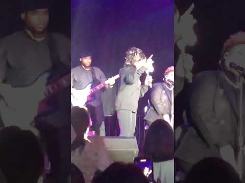 Gladys Knight live