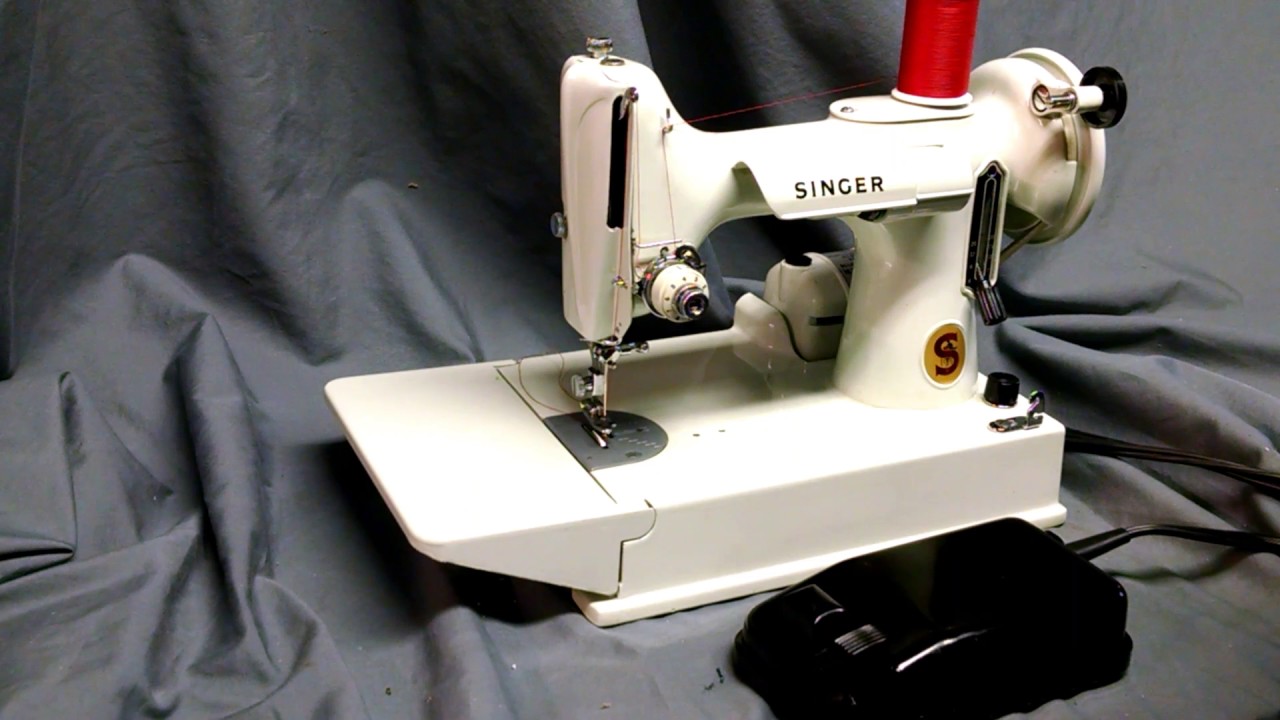 Singer 221 222K Featherweight Sewing Machine SuperBelt V-Belt Very
