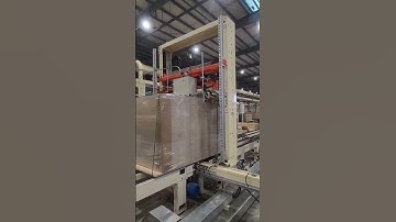 pallet strapping machine with paper edge corner protector #strappingmachine #strapping