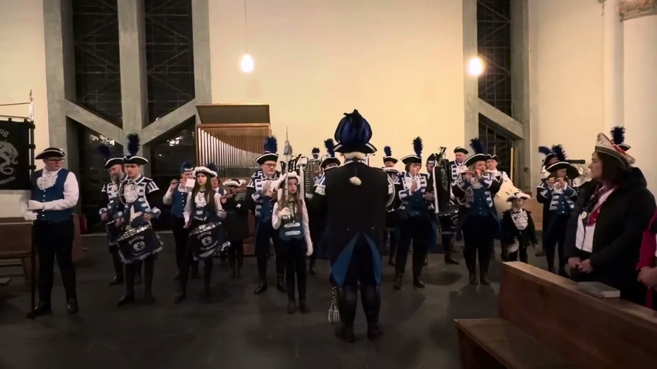 Kölner Drachenhorde bei der Fahnenweihe des Stammtisches Nie Gehässig ! 