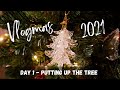 Vlogmas Day 1 :: Putting up the tree + Tips for fluffing your tree