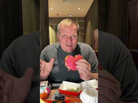Розовый Бургер Hello Kitty во «Вкусно – и точка!» #пантелейкин #еда #бургер #вкусноиточка #обзор