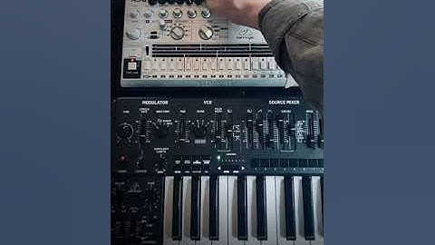 Little Minimal Gothic Jam Guide with My Modified Behringer RD-6 and MS-1 (Headphones Help)