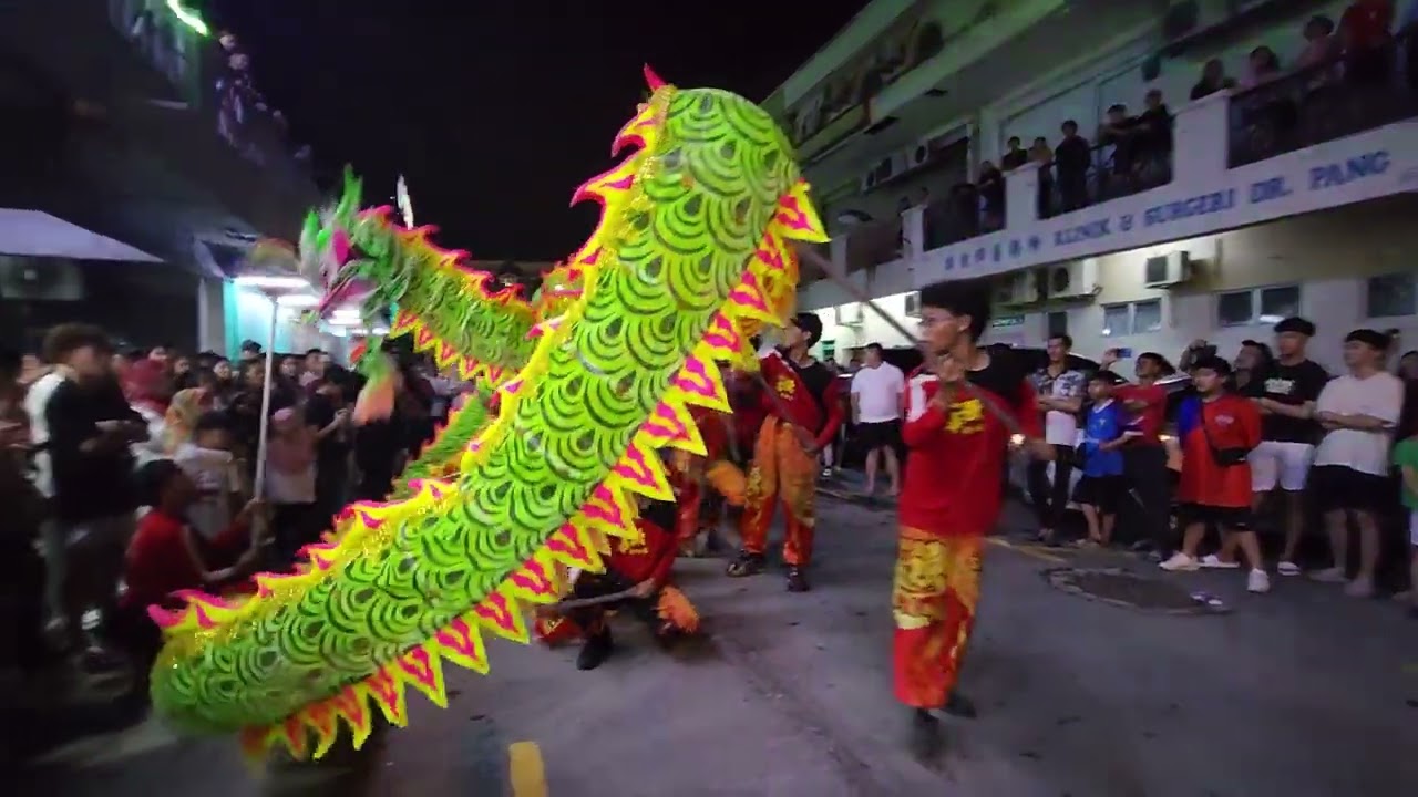 Dragon dance at Salim Restaurent Lintas