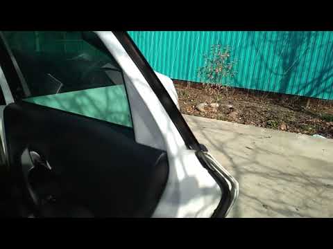VW Polo Sedan - Как снять обшивку задней двери