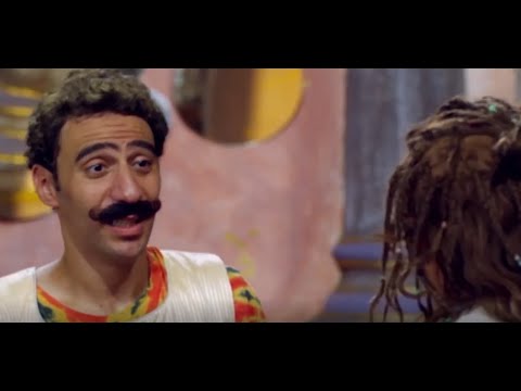 اتفرج علي هجرس و هو بيقلد  سي دوني علي القنوات ... يابني قلده في الخير مش في الشر