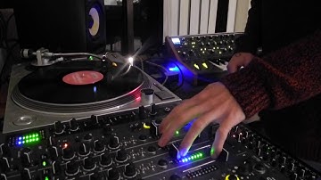 Hardware Jam #2 Moog Sub 37, MFB Tanzbär & Turntable